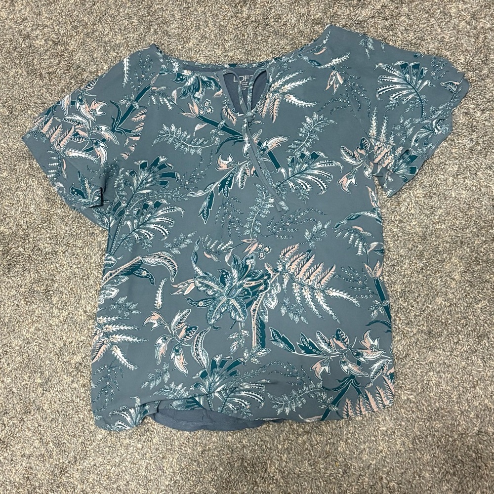 LOFT Outlet Floral Flutter Sleeve Blouse Petite XSP Blue Green Tropical Top - Picture 1 of 3